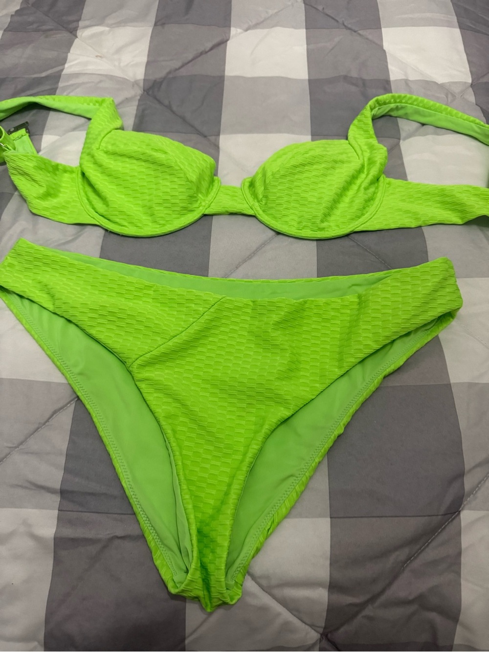 Neon Lime Textured Underwire Bikini Set - Women